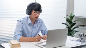 Cursos gratuitos nos estados: 12 programas com vagas abertas em 2025