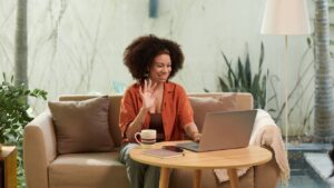 Profissões de bastidores corporativos que sustentam empresas e quase ninguém conhece