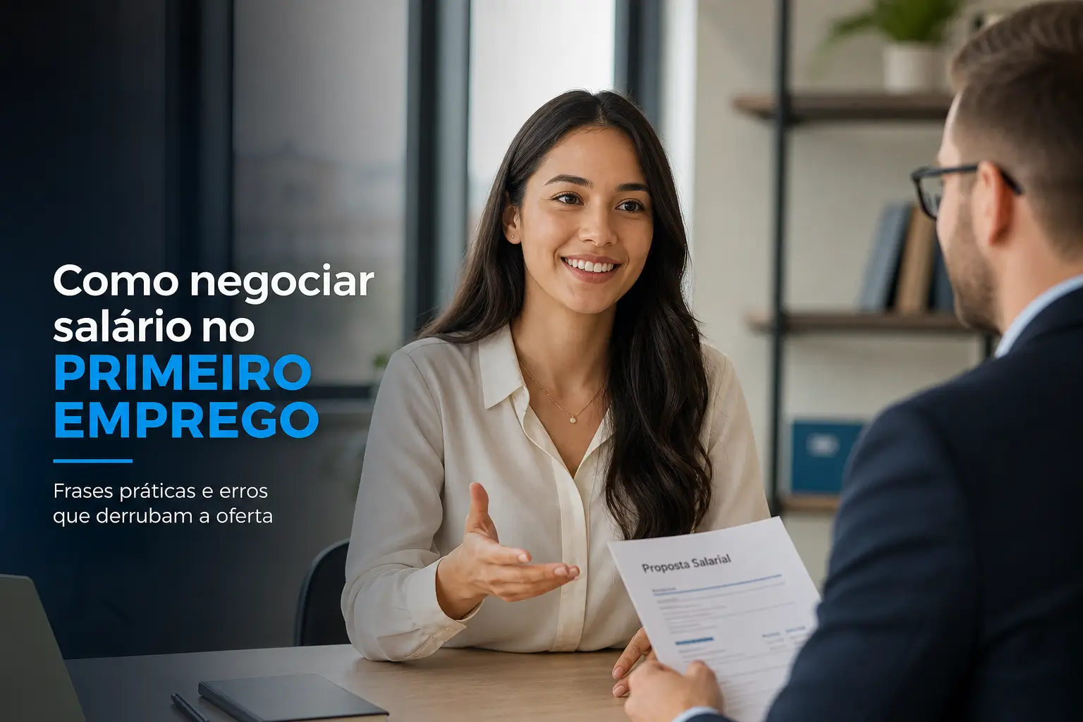 Mulher propondo aumento salarial em reunião profissional